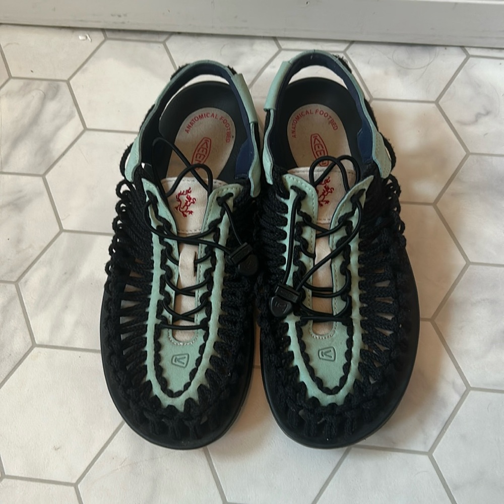 Keen Uneek Sandals - Year of the Dragon, Size 40/9.5
